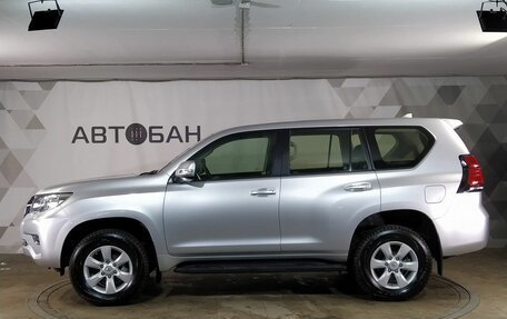 Toyota Land Cruiser Prado 150 рестайлинг 2, 2019 год, 3 780 000 рублей, 4 фотография