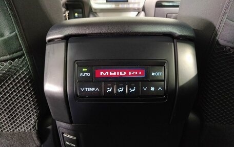 Toyota Land Cruiser Prado 150 рестайлинг 2, 2019 год, 3 780 000 рублей, 10 фотография