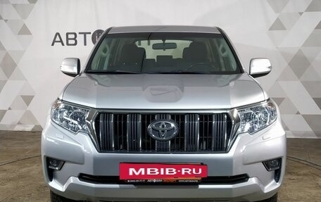 Toyota Land Cruiser Prado 150 рестайлинг 2, 2019 год, 3 780 000 рублей, 2 фотография