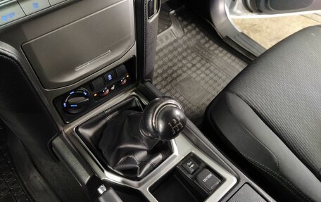 Toyota Land Cruiser Prado 150 рестайлинг 2, 2019 год, 3 780 000 рублей, 14 фотография