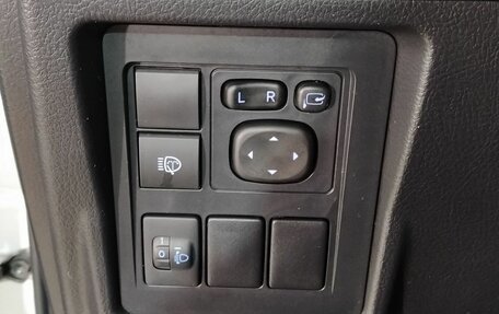 Toyota Land Cruiser Prado 150 рестайлинг 2, 2019 год, 3 780 000 рублей, 17 фотография