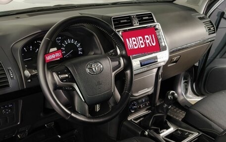 Toyota Land Cruiser Prado 150 рестайлинг 2, 2019 год, 3 780 000 рублей, 7 фотография