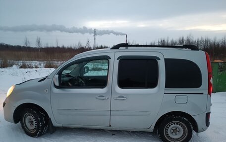 Renault Kangoo II рестайлинг, 2012 год, 700 000 рублей, 11 фотография