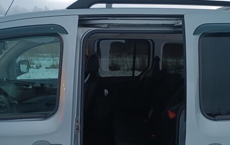 Renault Kangoo II рестайлинг, 2012 год, 700 000 рублей, 8 фотография