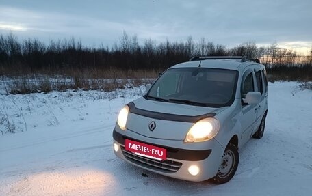 Renault Kangoo II рестайлинг, 2012 год, 700 000 рублей, 17 фотография