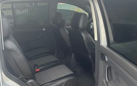 Volkswagen Touran III, 2005 год, 650 000 рублей, 6 фотография