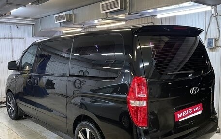 Hyundai Grand Starex Grand Starex I рестайлинг 2, 2012 год, 1 490 000 рублей, 4 фотография