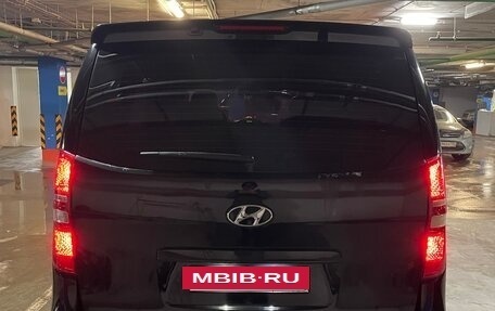 Hyundai Grand Starex Grand Starex I рестайлинг 2, 2012 год, 1 490 000 рублей, 13 фотография