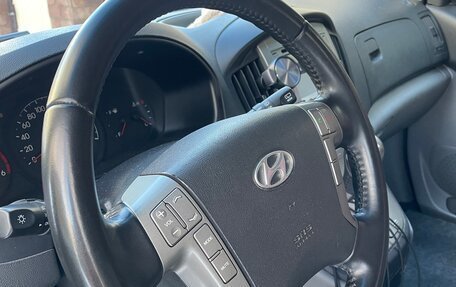 Hyundai Grand Starex Grand Starex I рестайлинг 2, 2012 год, 1 490 000 рублей, 31 фотография