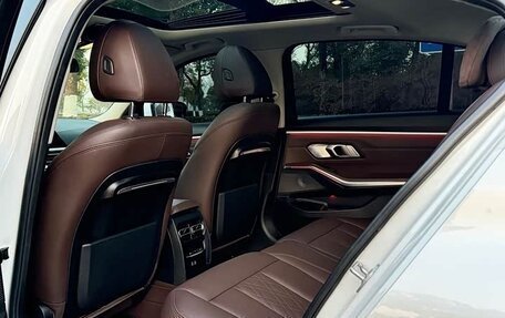 BMW 3 серия, 2022 год, 2 999 999 рублей, 9 фотография