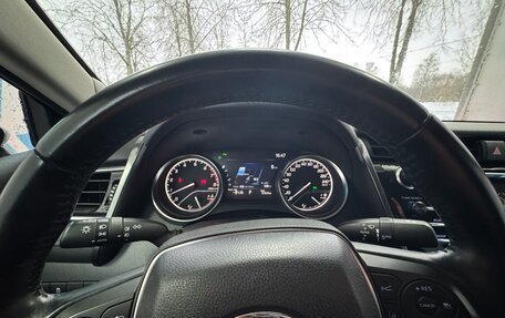 Toyota Camry, 2020 год, 2 600 000 рублей, 12 фотография