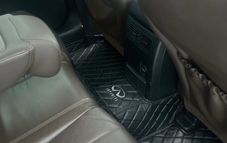 Infiniti QX70, 2015 год, 2 950 000 рублей, 11 фотография