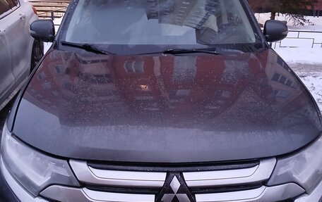 Mitsubishi Outlander III рестайлинг 3, 2016 год, 1 350 000 рублей, 5 фотография