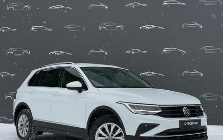 Volkswagen Tiguan II, 2021 год, 3 388 500 рублей, 24 фотография
