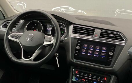 Volkswagen Tiguan II, 2021 год, 3 388 500 рублей, 13 фотография