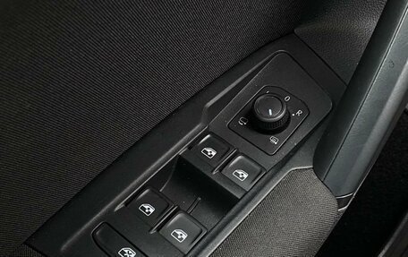 Volkswagen Tiguan II, 2021 год, 3 388 500 рублей, 18 фотография