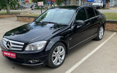 Mercedes-Benz C-Класс, 2008 год, 1 100 000 рублей, 1 фотография