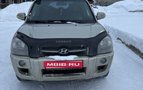 Hyundai Tucson III, 2007 год, 700 000 рублей, 2 фотография