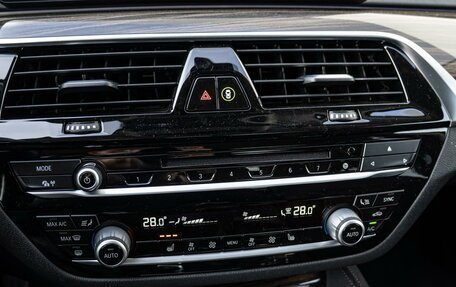 BMW 5 серия, 2018 год, 3 180 000 рублей, 13 фотография