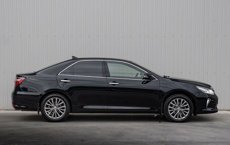 Toyota Camry, 2017 год, 2 350 000 рублей, 5 фотография