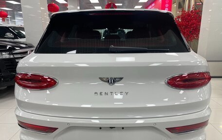 Bentley Bentayga I, 2023 год, 25 000 000 рублей, 6 фотография