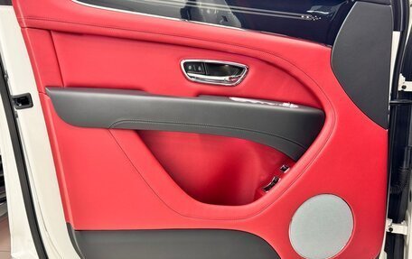 Bentley Bentayga I, 2023 год, 25 000 000 рублей, 9 фотография