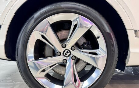 Bentley Bentayga I, 2023 год, 25 000 000 рублей, 18 фотография