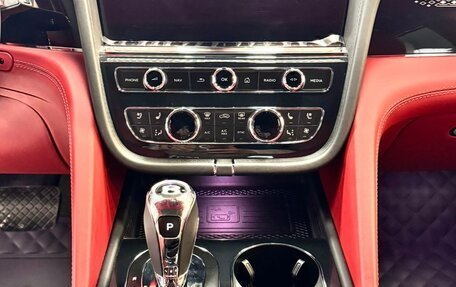 Bentley Bentayga I, 2023 год, 25 000 000 рублей, 12 фотография