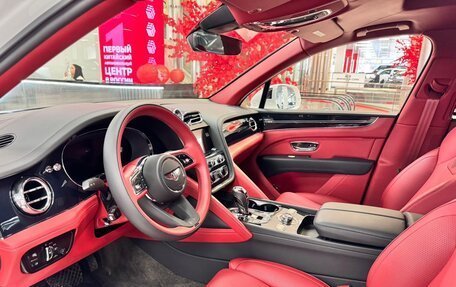 Bentley Bentayga I, 2023 год, 25 000 000 рублей, 11 фотография