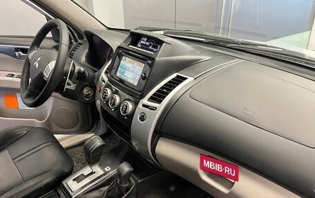Mitsubishi Pajero Sport II рестайлинг, 2015 год, 1 870 000 рублей, 5 фотография