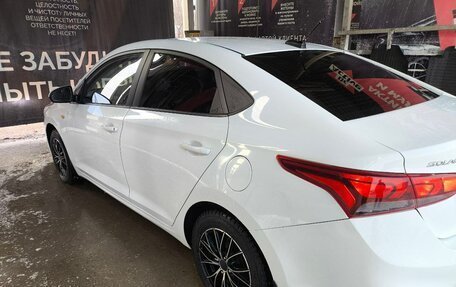 Hyundai Solaris II рестайлинг, 2017 год, 1 400 000 рублей, 9 фотография