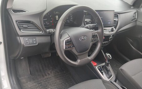 Hyundai Solaris II рестайлинг, 2021 год, 1 850 000 рублей, 11 фотография