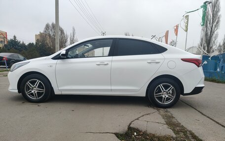 Hyundai Solaris II рестайлинг, 2021 год, 1 850 000 рублей, 7 фотография