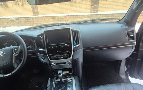 Toyota Land Cruiser 200, 2018 год, 6 500 000 рублей, 10 фотография