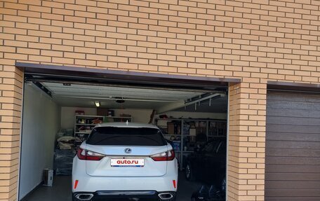 Lexus RX IV рестайлинг, 2017 год, 3 850 000 рублей, 7 фотография