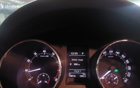 Skoda Yeti I рестайлинг, 2015 год, 1 700 000 рублей, 6 фотография