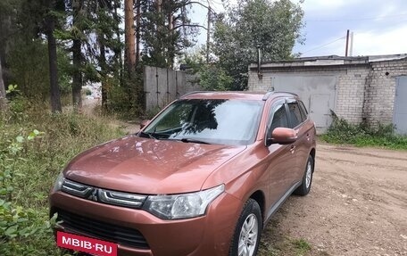 Mitsubishi Outlander III рестайлинг 3, 2012 год, 1 200 000 рублей, 2 фотография