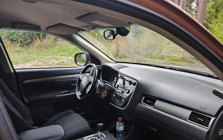 Mitsubishi Outlander III рестайлинг 3, 2012 год, 1 200 000 рублей, 7 фотография