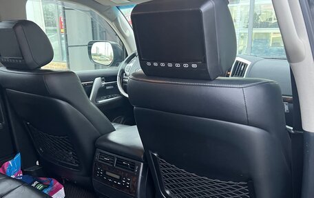 Toyota Land Cruiser 200, 2013 год, 4 950 000 рублей, 21 фотография