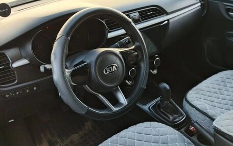 KIA Rio IV, 2017 год, 1 050 000 рублей, 6 фотография