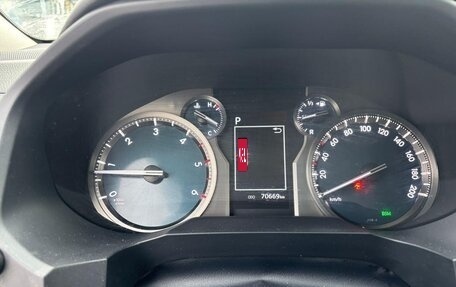 Toyota Land Cruiser Prado 150 рестайлинг 2, 2022 год, 7 970 000 рублей, 5 фотография