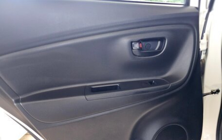 Toyota Vitz, 2019 год, 1 000 000 рублей, 7 фотография