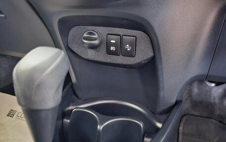 Toyota Vitz, 2019 год, 1 000 000 рублей, 11 фотография