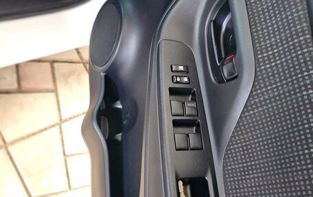 Toyota Vitz, 2019 год, 1 000 000 рублей, 9 фотография