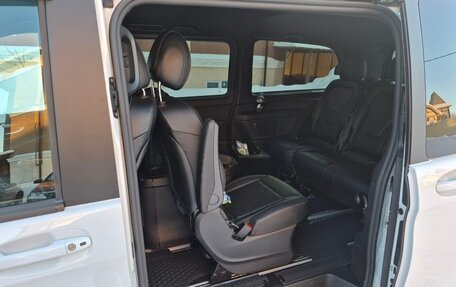 Mercedes-Benz V-Класс, 2018 год, 8 500 000 рублей, 15 фотография