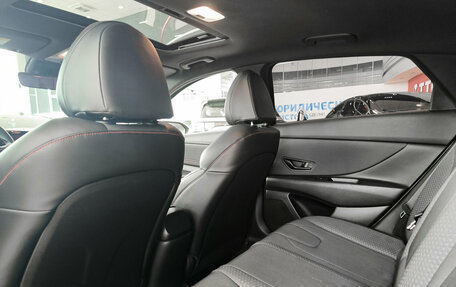 Hyundai Elantra, 2021 год, 2 250 000 рублей, 16 фотография