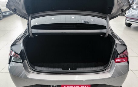 Hyundai Elantra, 2021 год, 2 250 000 рублей, 14 фотография