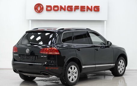 Volkswagen Touareg III, 2012 год, 1 749 000 рублей, 2 фотография