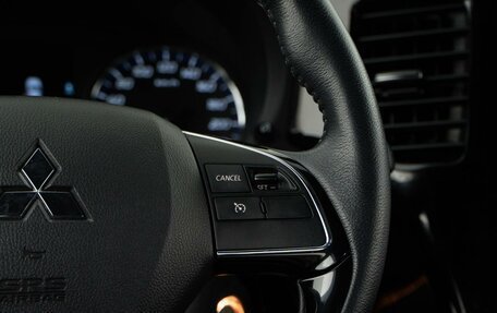 Mitsubishi Outlander III рестайлинг 3, 2021 год, 2 593 055 рублей, 15 фотография