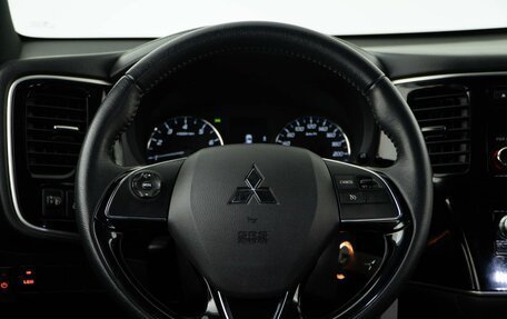 Mitsubishi Outlander III рестайлинг 3, 2021 год, 2 593 055 рублей, 13 фотография